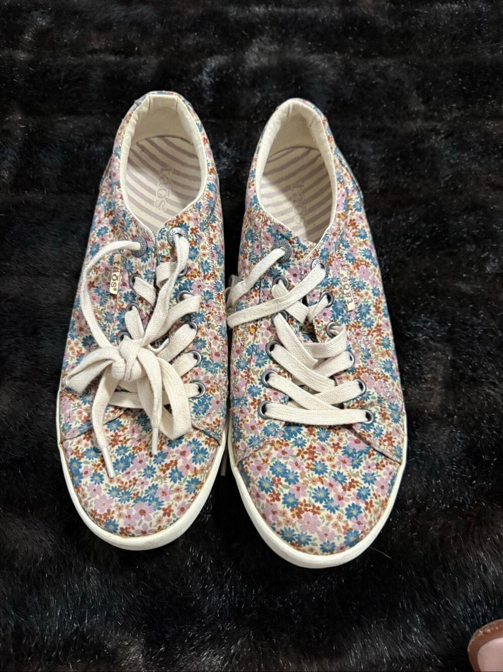 Taos Women's Star Burst Sneaker Shoes Floral Flowers 10